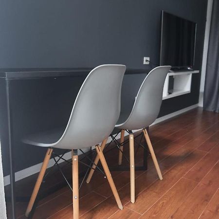 Modern Apartment Korca 3 エクステリア 写真