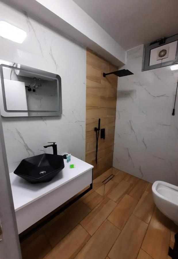 Modern Apartment Korca 3 エクステリア 写真